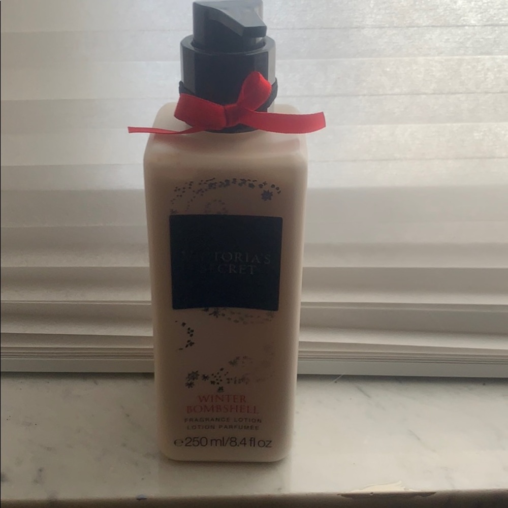Victoria’s Secret winter bombshell lotion